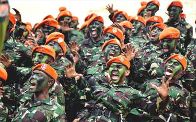 Aksi Penyematan Baret Jingga Korpasgat TNI AU