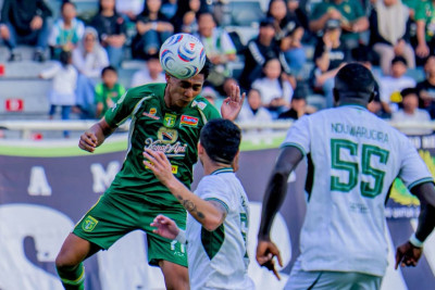 Brace Pereira Selamatkan Persebaya dari Kekalahan Lawan PSS Sleman