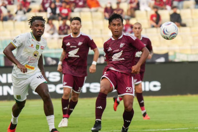 PSM Bekuk Persebaya 1-0, Persik Kalahkan PSS 2-1