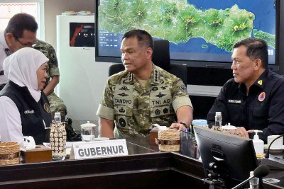 Kepala BNPB Bersama KSAD Gelar Rakor Penanganan Karhutla di Provinsi Jatim