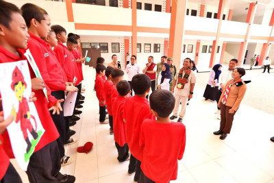 Rektor Unhan Kunjungi Sekolah Rakyat Sulawesi Selatan