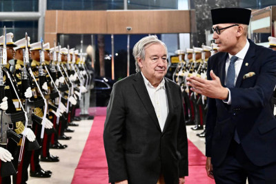 Menlu Tata Sambut Kedatangan Sekjen PBB Antonio Guterres di Bandara Soetta