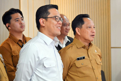 Menko PMK Sugiono Apresiasi Satgas PRR Atas Capaian Pemulihan Pascabencana di Sumatera