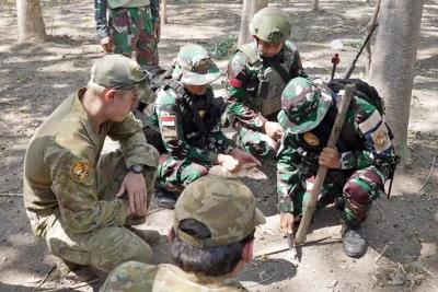 Prajurit TNI dan ADF Asah Kemampuan Bertahan Hidup di Alam Liar