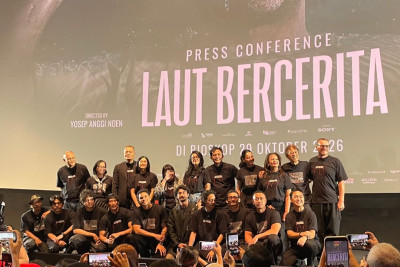 Bertabur Bintang, Reza Rahadian hingga Dian Sastrowardoyo Bintangi Laut Bercerita