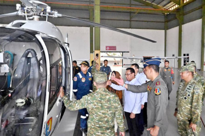 Wamenkes Tinjau Kesiapan Helikopter Ambulans TNI AU