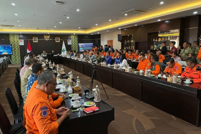 Kerahkan Helikopter Water Bombing & Hujan Buatan, BNPB Gaspol Pemadaman Karhutla Arjuno-Welirang